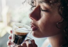 L’eau, l’ingrédient incontournable des corner café : pourquoi la reminéralisation est la clé d’un corner coffee premium ?