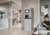 Bianchi DAILY : Bianchi Vending prolonge sa ligne Essential vers les espaces de pause des PME Bianchi DAILY habillé d’un adhésif personnalisé dans un espace de pause de bureau